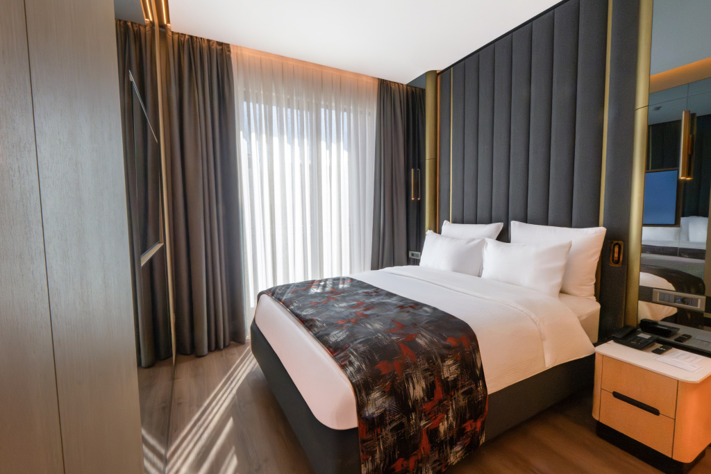 Deluxe Double room (full double bed)