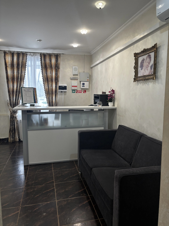 Benefit Hotel — 2