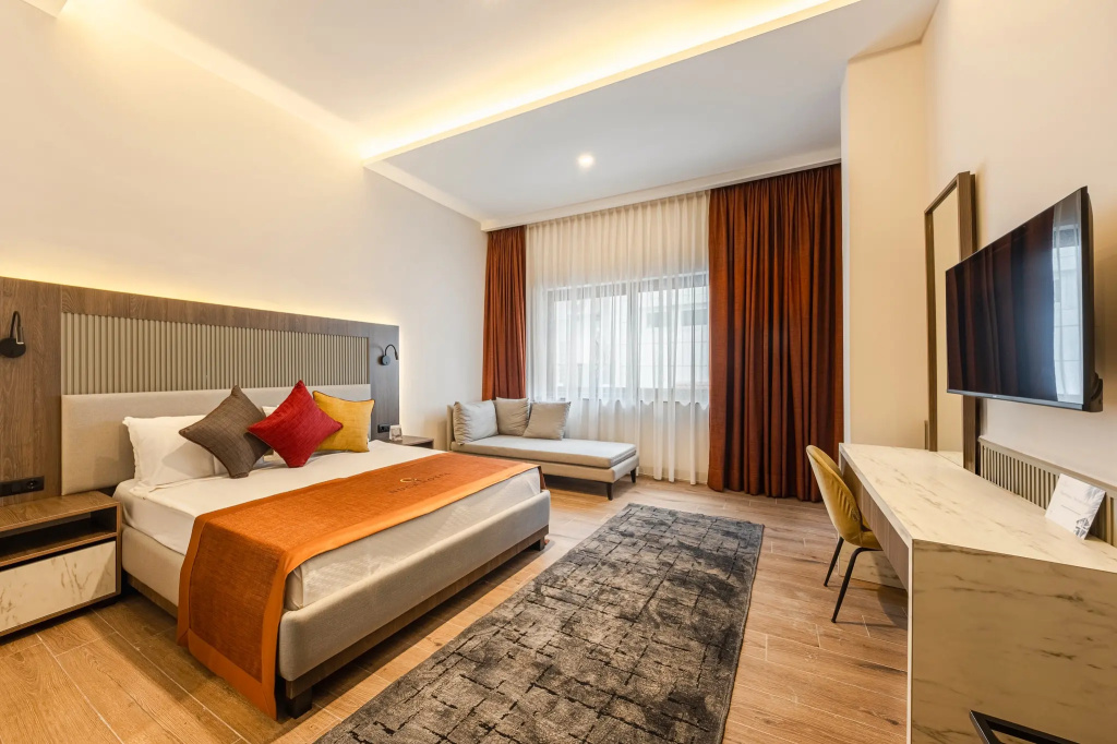 Superior Double room with balcony and with view (full double bed)