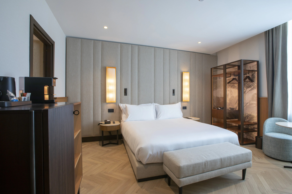 Executive Double room (full double bed)