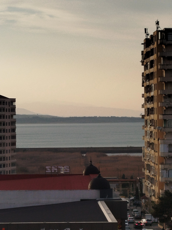 Lake Baku Flat