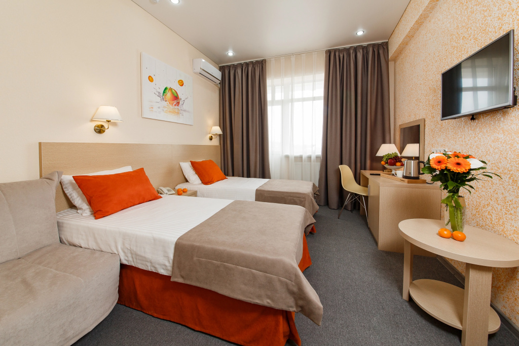 Mandarin Hotel Room Type - Standard Double room with balcony twin beds