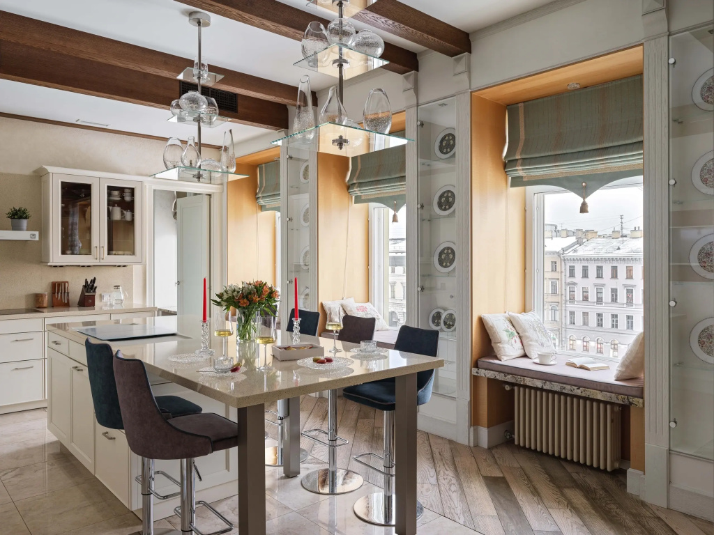Апартаменты Minin Apartments 3 этажа с башней, балконом и панорамным видом на Аничков мост 170 кв.м. — фото