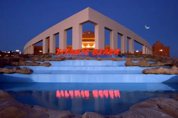Titanic Beach Spa And Aqua Park — фото