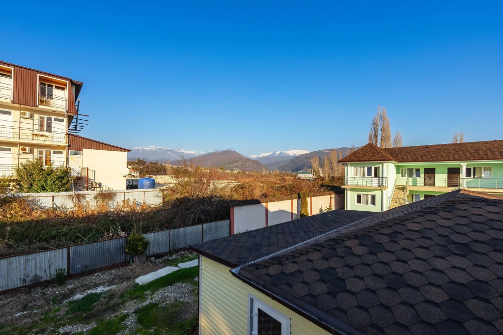 "bronau Angelina" Guest House