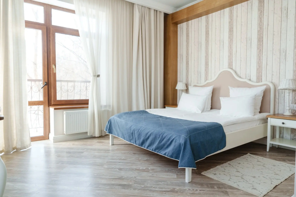 1-room №70 Provence Double Junior Suite with balcony and with park view (full double bed)