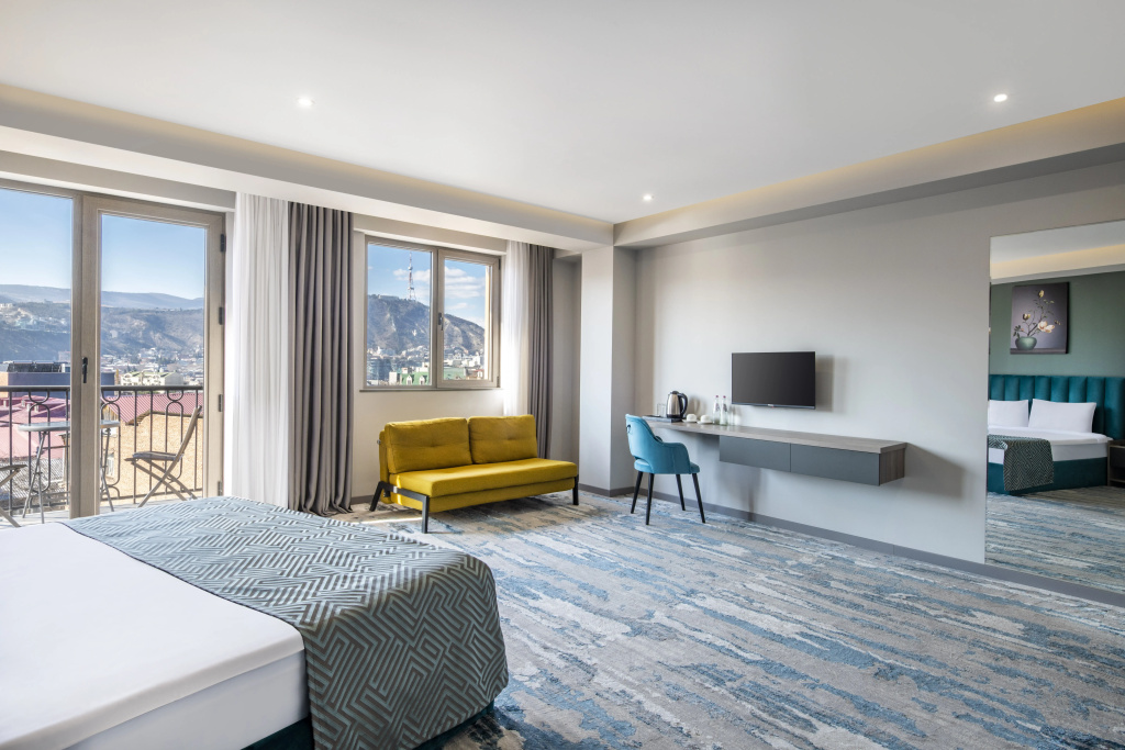 Deluxe Double room with balcony (full double bed)