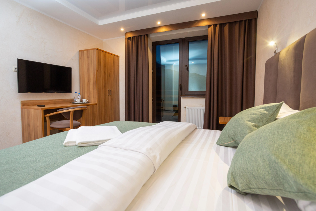 Deluxe Double room with balcony (full double bed)
