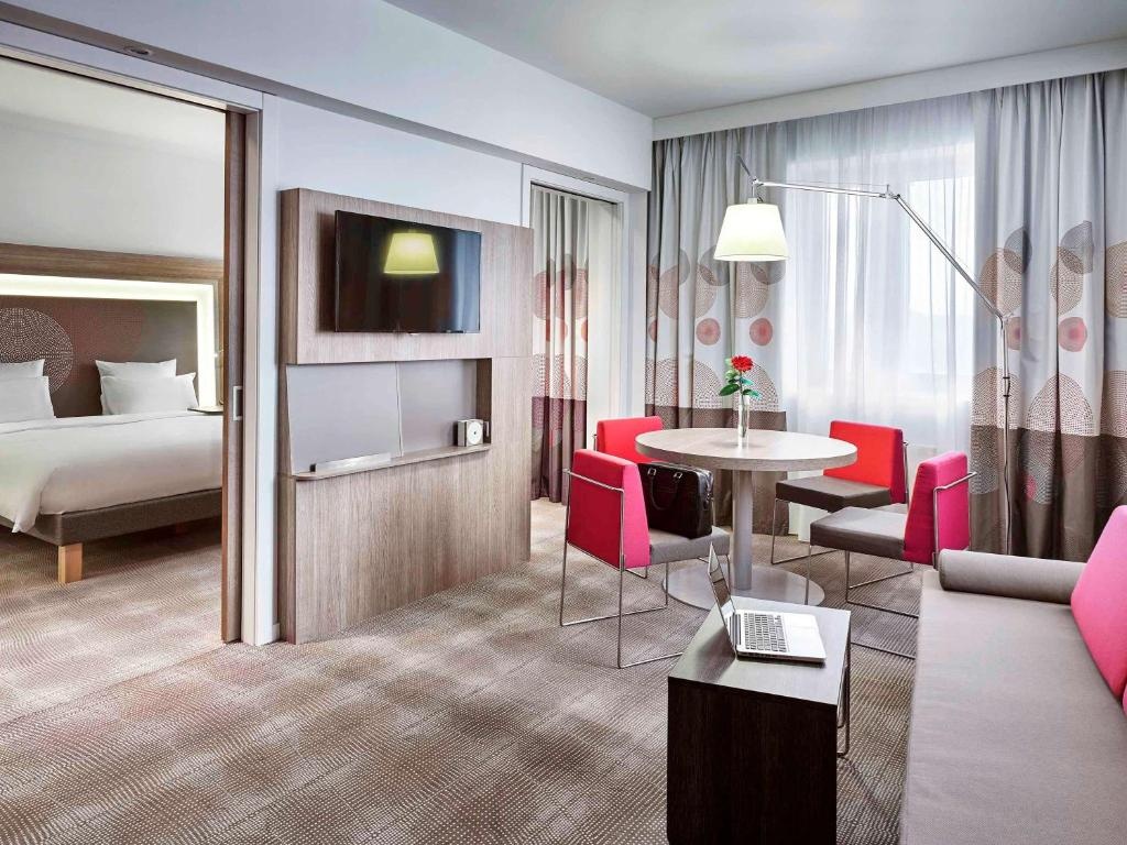 Novotel Moskva Kievskaya Hotel Room Type - Double Suite full double bed