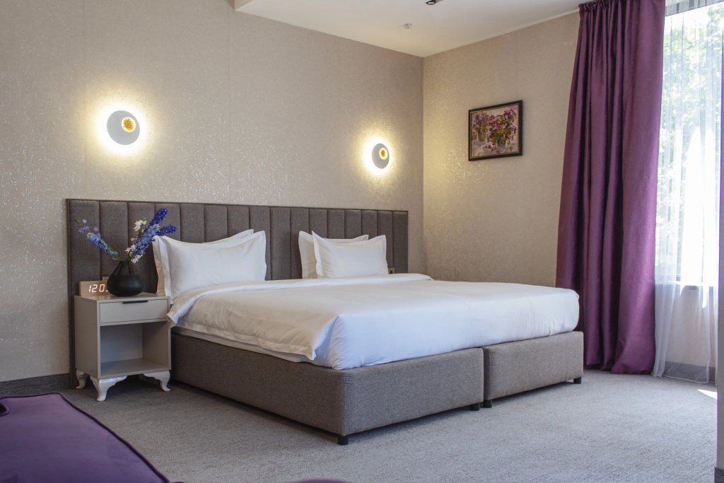 Orient Hotel Bishkek (Ориент отель Бишкек) — фото