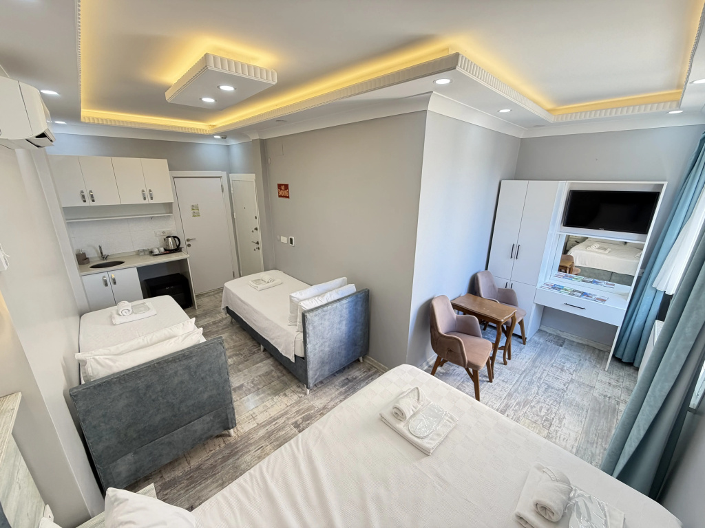 Superior Quadruple room with view