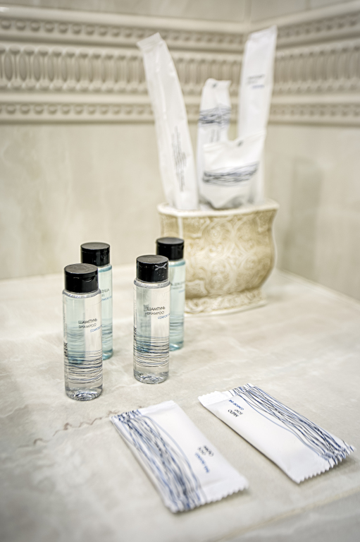 Двухместный номер Superior с балконом и с видом на море двуспальная кровать в Exclusive Hotel&Apartments