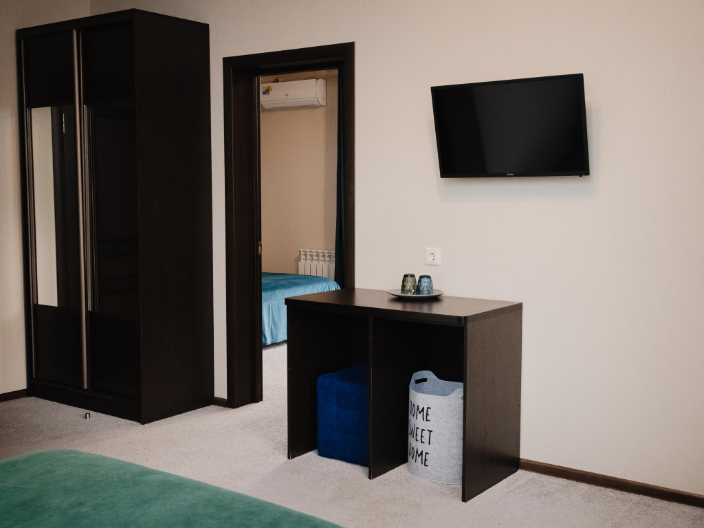 Четырёхместный номер Comfort с 2 комнатами с красивым видом из окна в Gill grad