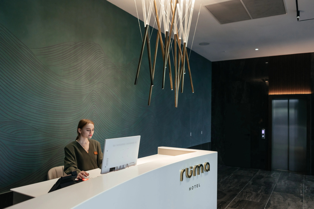 Lobby & Reception