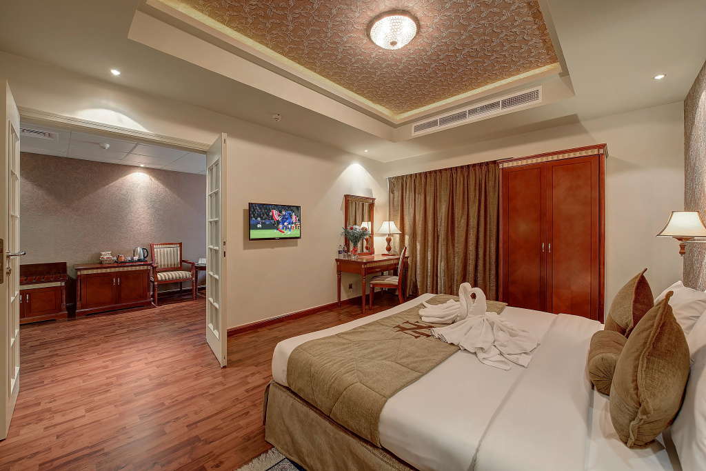 Double Suite (full double bed)