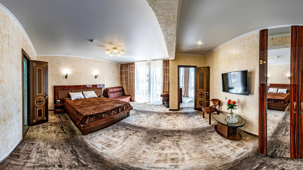2 Bedrooms Quintuple Family Suite with balcony