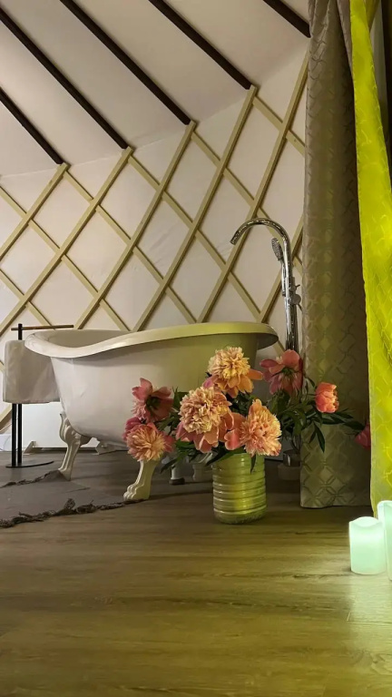 Глэмпинг Yurt resort — фото