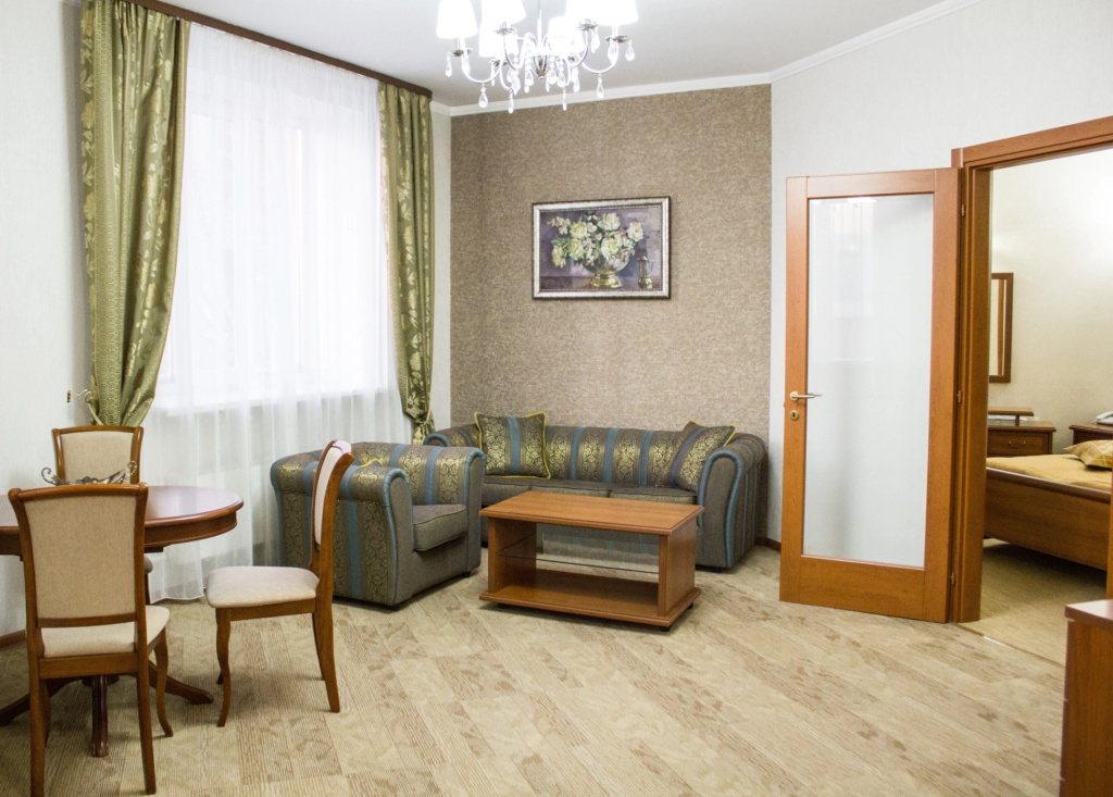 Double Suite (full double bed)