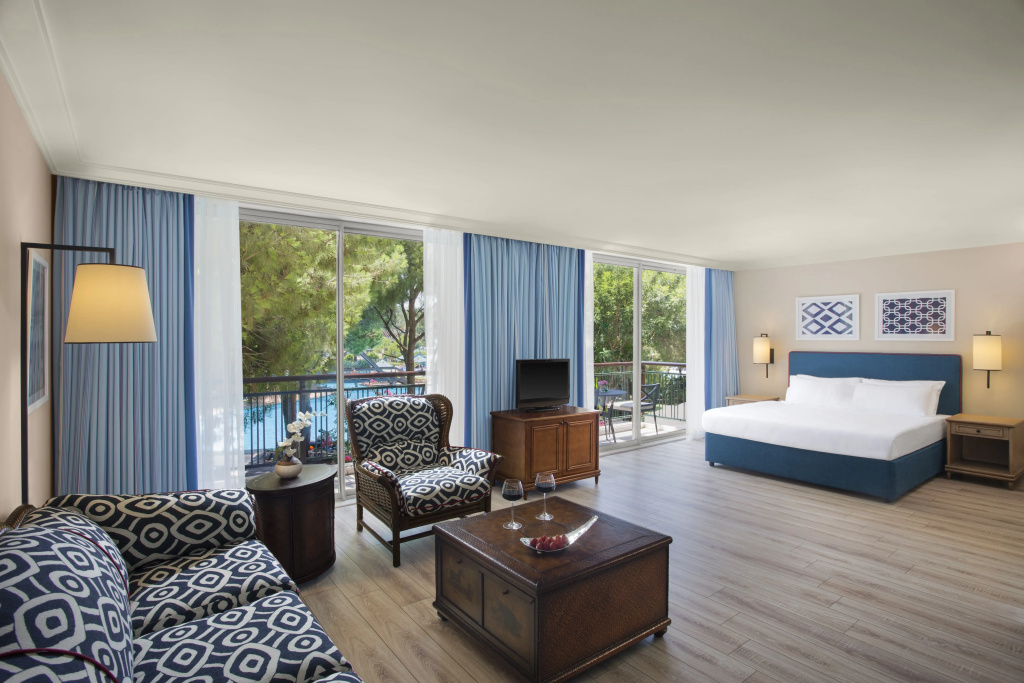 Double Junior Suite with balcony (full double bed)