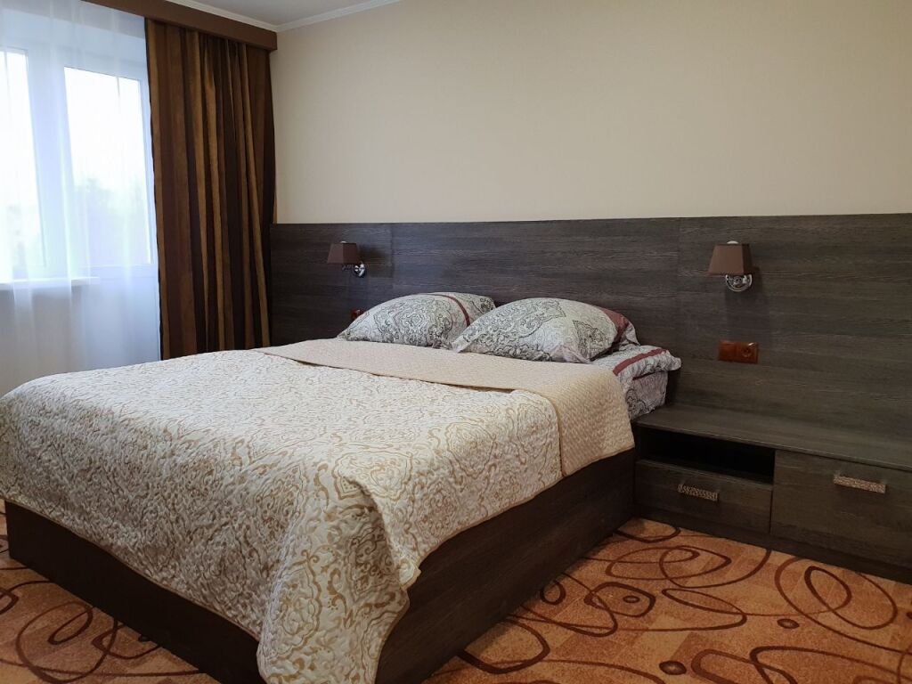 Гостиница Зуль 3*, Калуга, цены от 2500 руб.: койко-места и номера