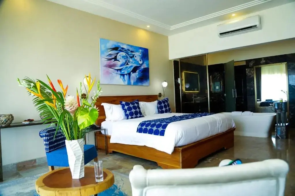Deluxe room with balcony and with sea view