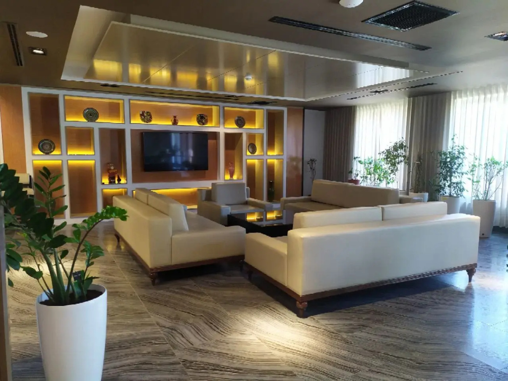Lobby & Reception