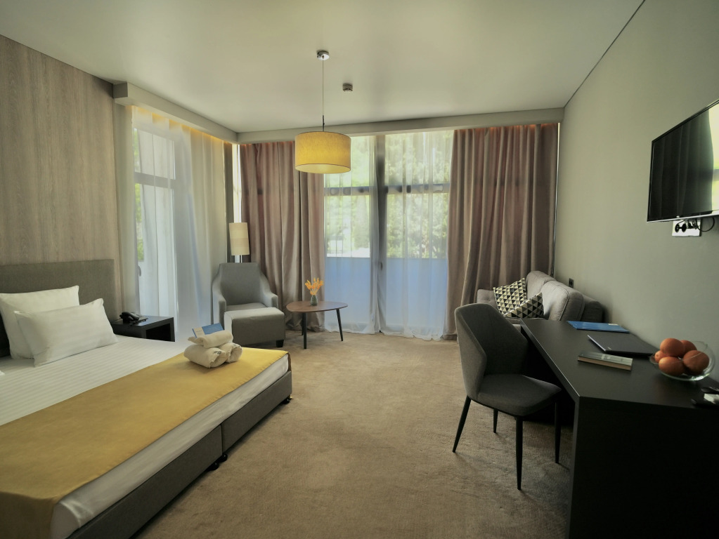 Двухместный номер Deluxe c видом на достопримечательность двуспальная кровать в Abaash Hotel Afon