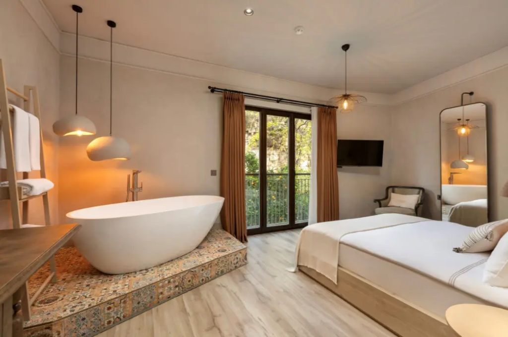 Romantic with Bathtub room