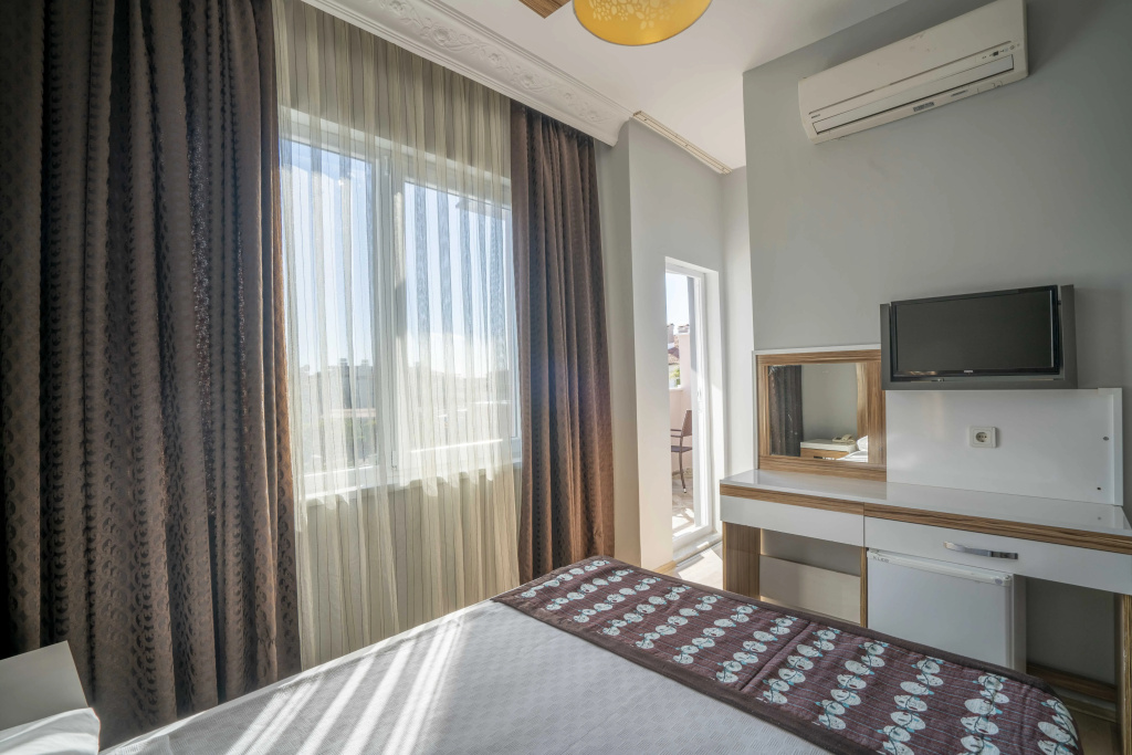 Standard Double room with balcony and with view (full double bed)