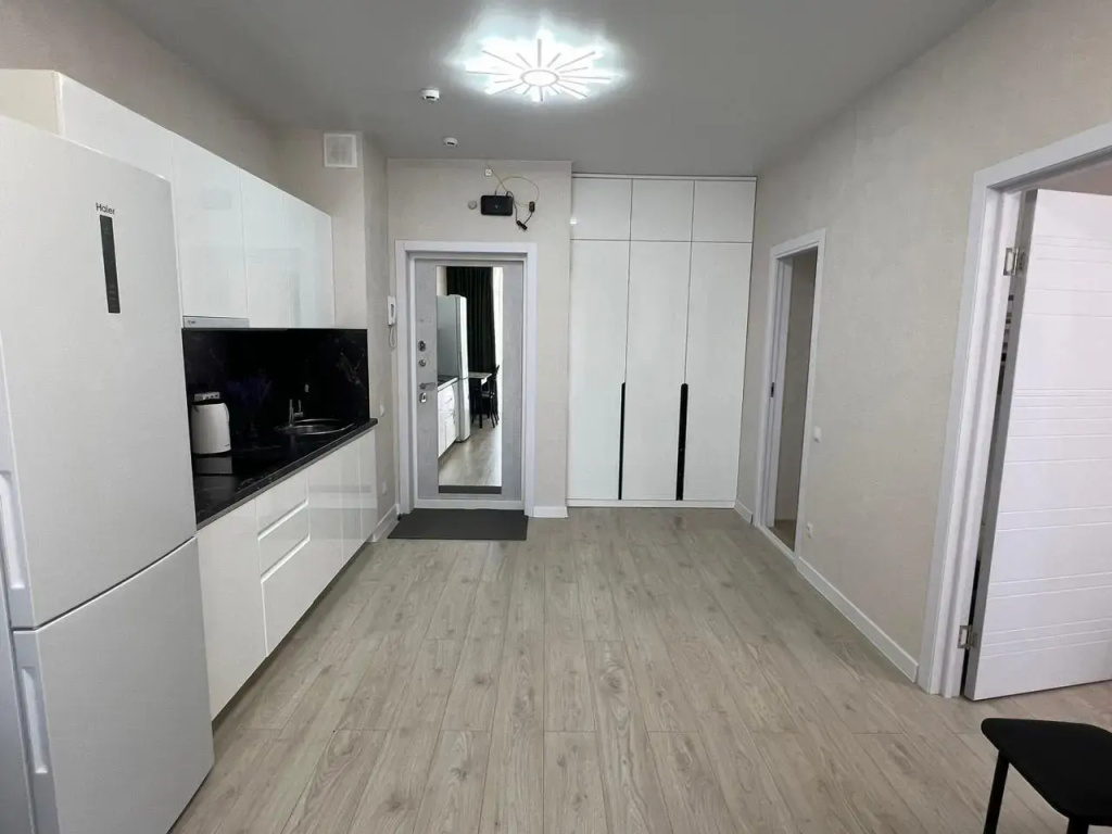 Отель Квартира с Бacсeйнoм в ЖК Кипарис 302 в Сукко