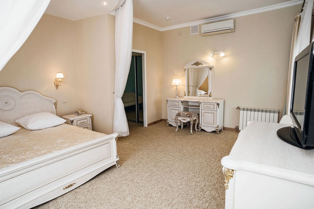 Palisad Hotel Room Type - Superior Double room with balcony and with view full double bed