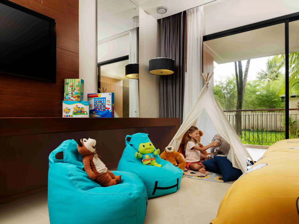 Номер Семейный с балконом и с видом на сад в Отель Novotel Phuket Kata Avista Resort And Spa