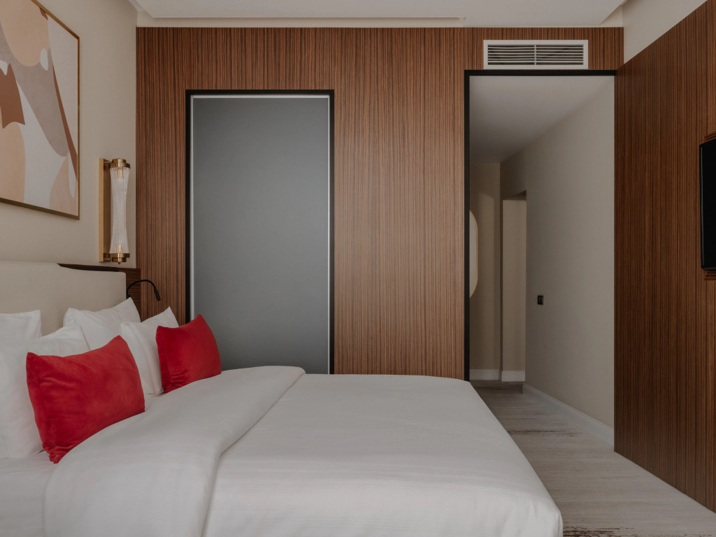 Двухместный люкс Queen двуспальная кровать в Казахстан