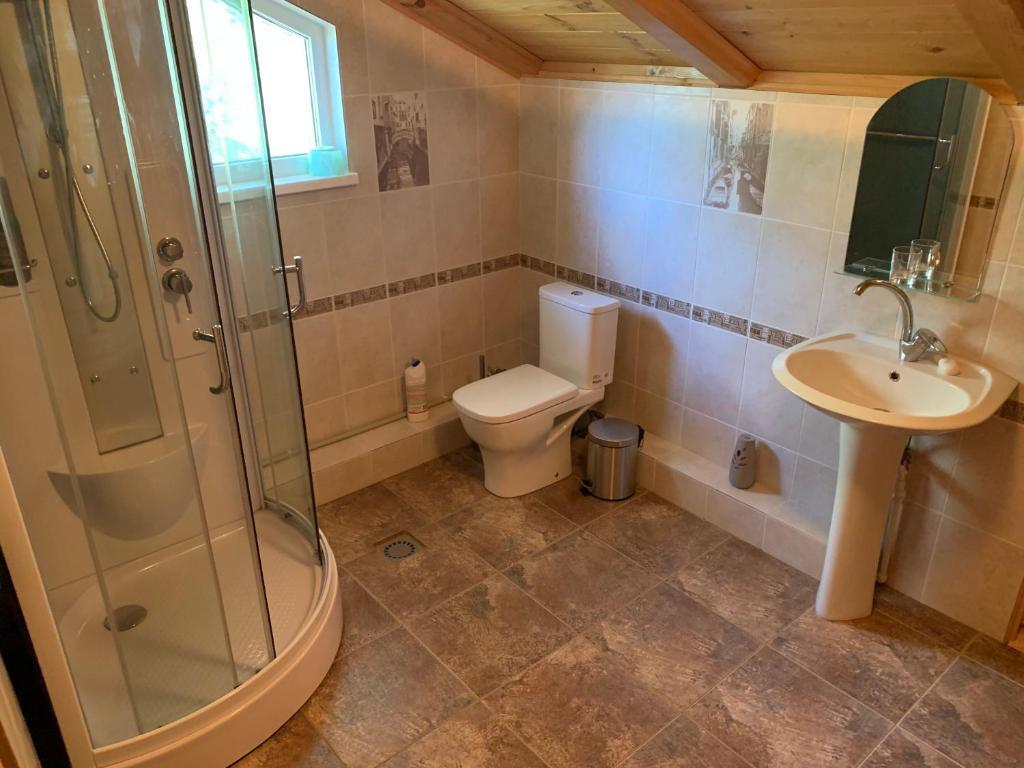 Шале с красивым видом из окна в Золотой родник