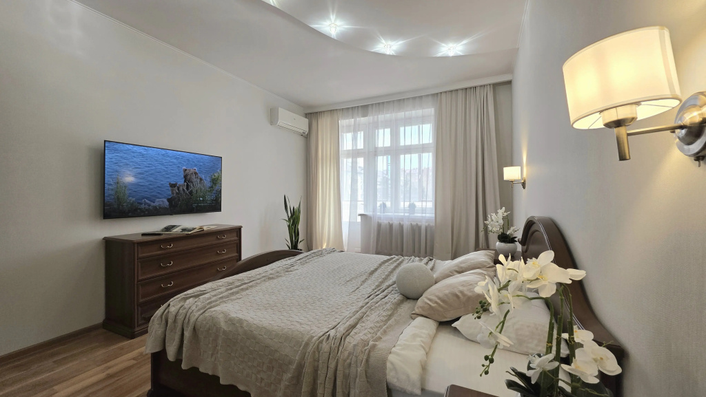 Квартира у метро от Urban Apartments — фото