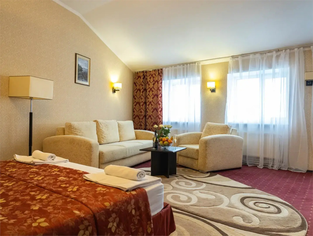 Double Suite (full double bed)