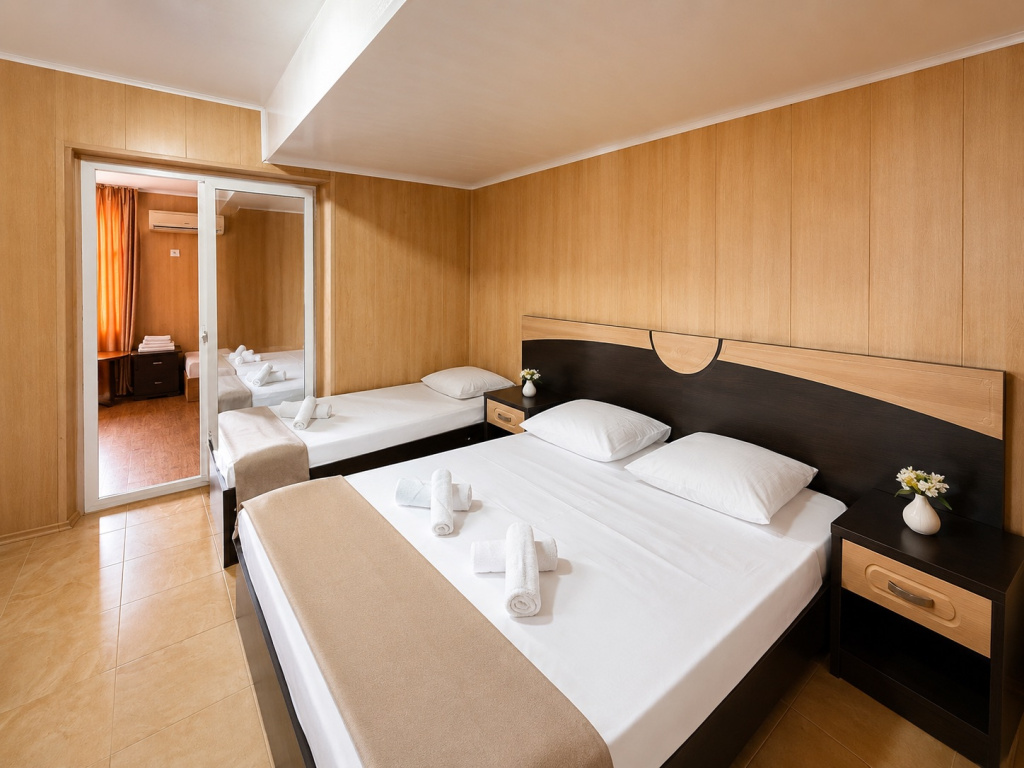 Two-room Standard Quintuple room with balcony