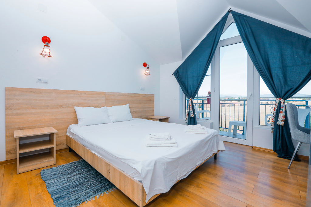 Standard Double room (full double bed)