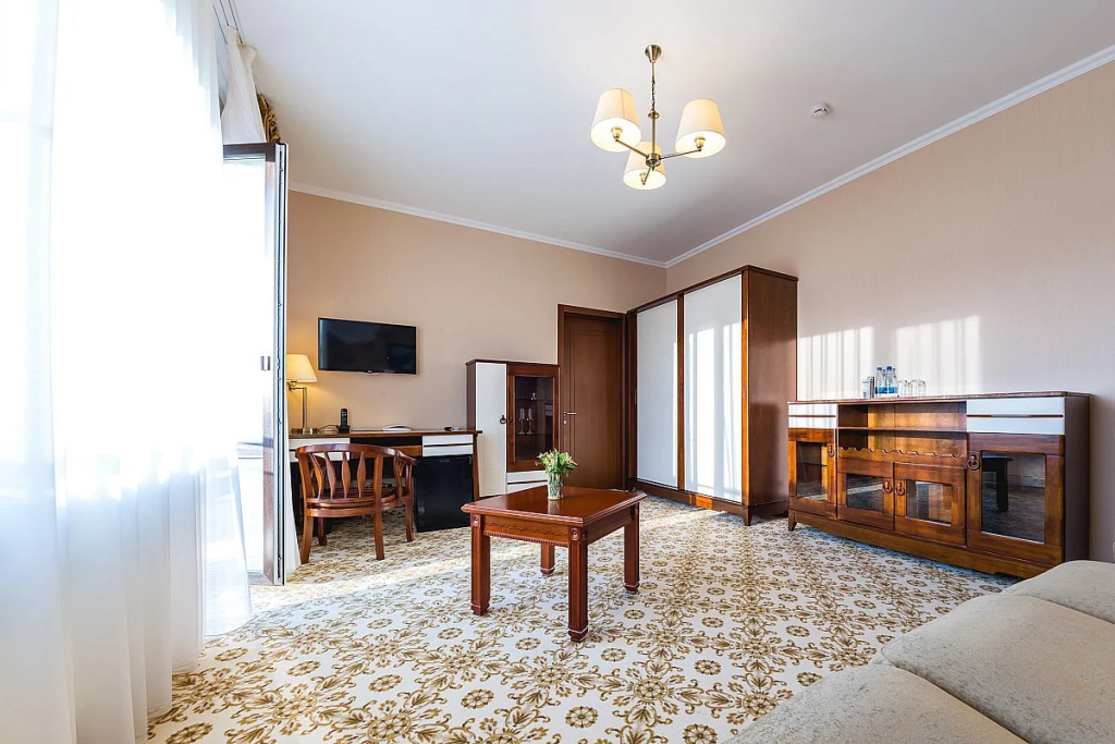 Restoran Provans Hotel Room Type - Double Suite with balcony full double bed