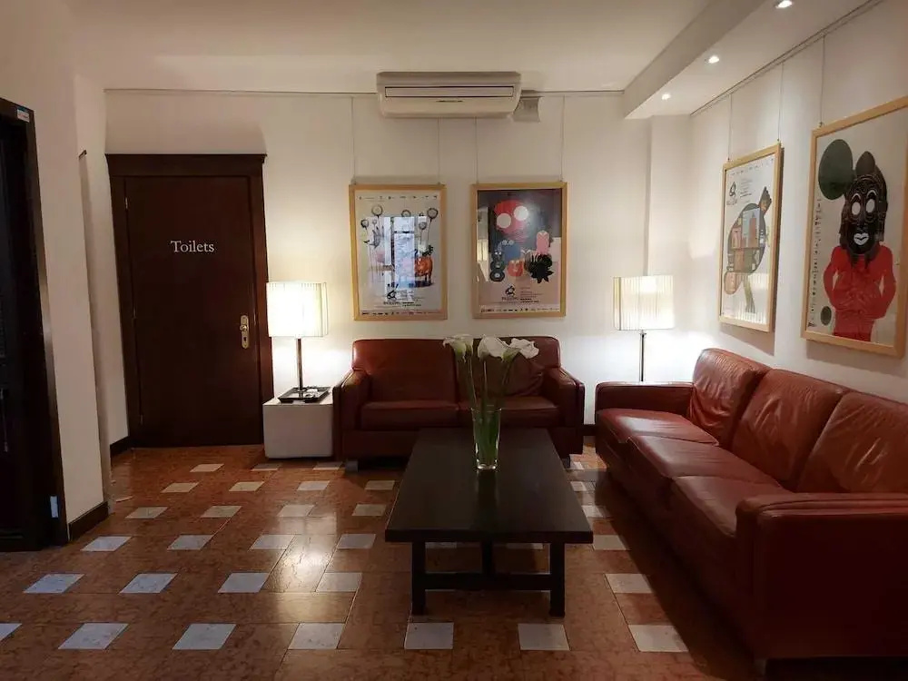Lobby & Reception