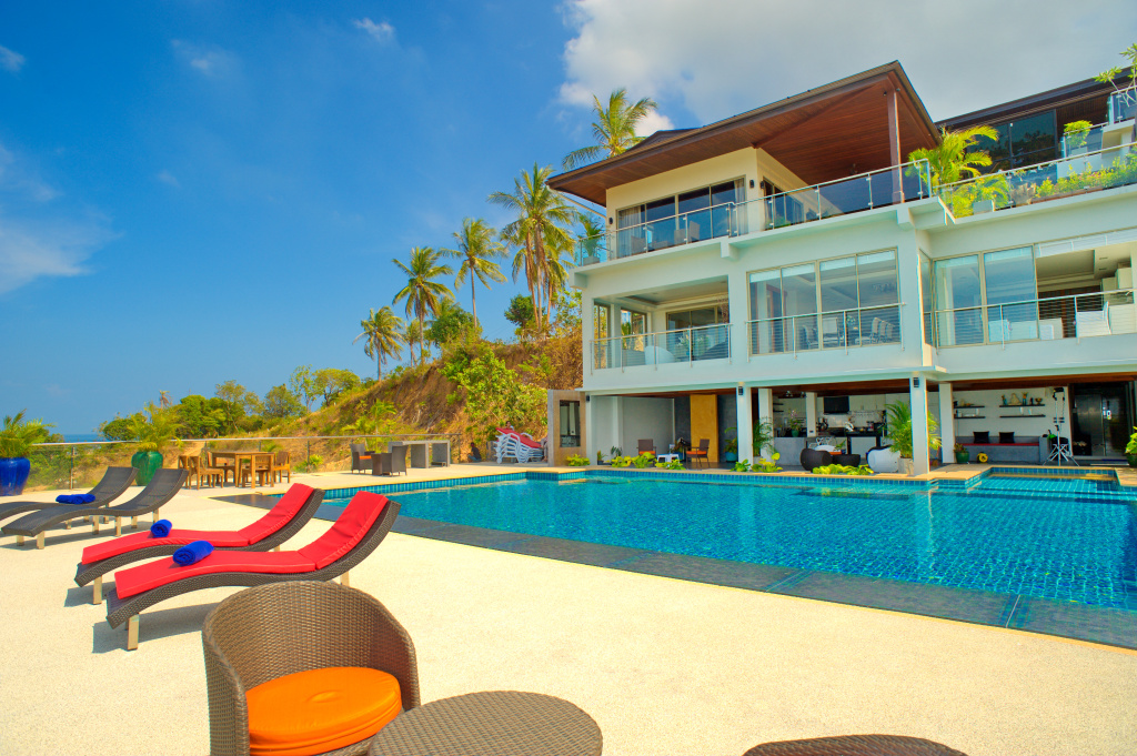 4 Bedrooms Villa with balcony and with view