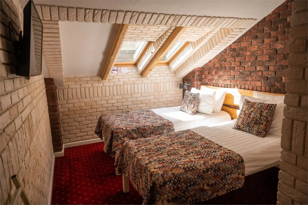 History Hotel Room Type - Standard Double Attic room twin beds