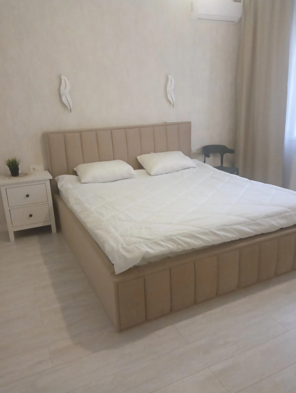 Коттедж с 3 комнатами с балконом в Благодать