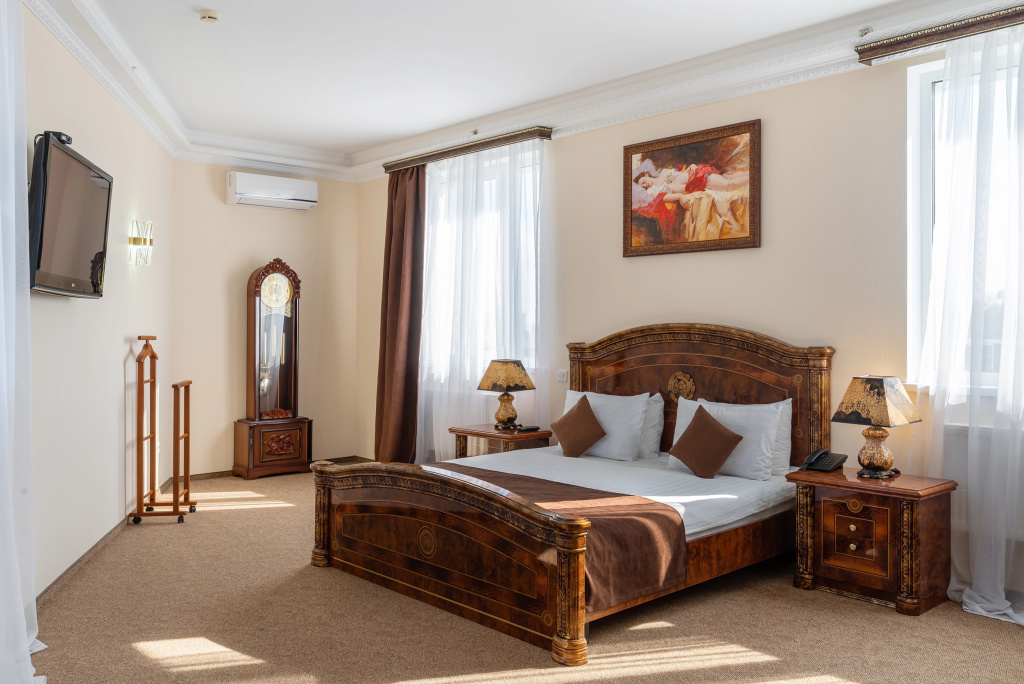 2 Bedrooms Double Suite full double bed