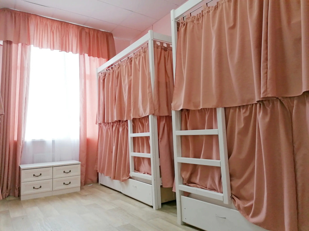 Хостел санкт-петербург на улице тамбовская 18. Общежитие спб дом. Хостел дом тамбовская 18 санкт-петербург. Петродом хостел. Хостел домашний питер.