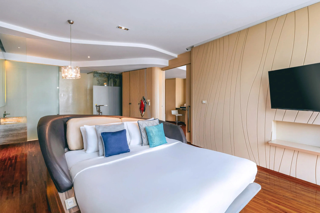 1 Bedroom Aqua Double Suite with city view (full double bed)