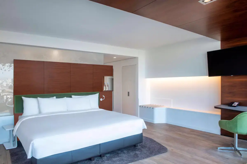 Отель Radisson Blu Iveria Hotel, Tbilisi — фото