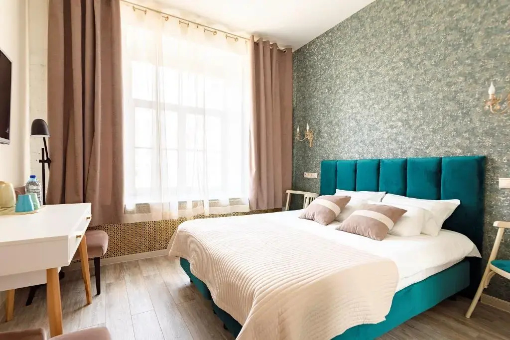 Seven Double room (full double bed)