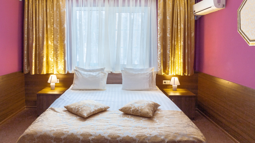 Romantic Double room (full double bed)