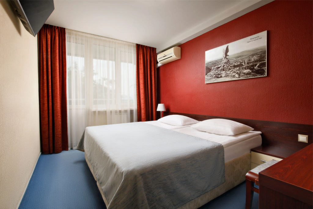 Beshtau Hotel Room Type - Standard Double room with balcony full double bed